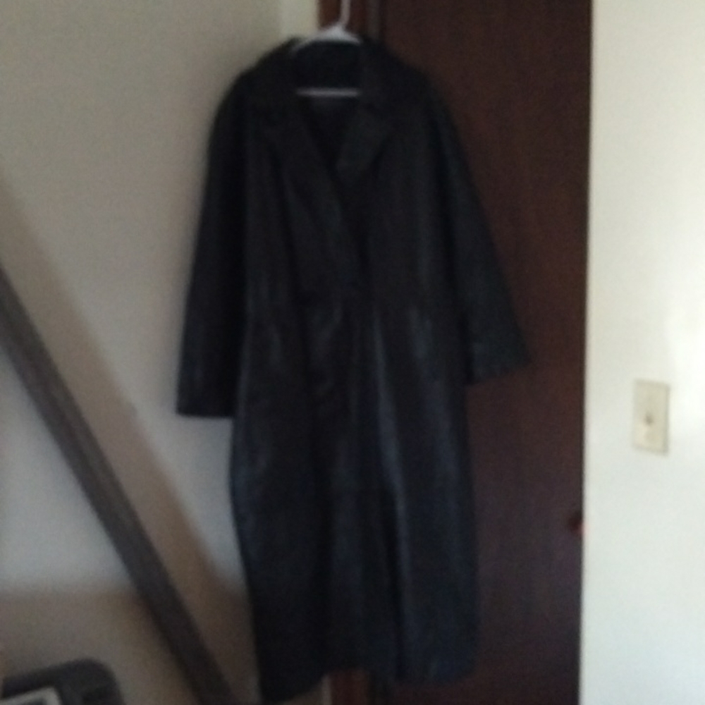 Long black faux leather coat XL